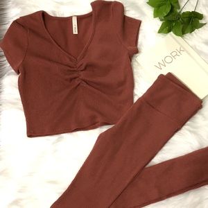 MAUVE COLOR HIGH-WAISTED LEGGING SET WITH CROP TOP